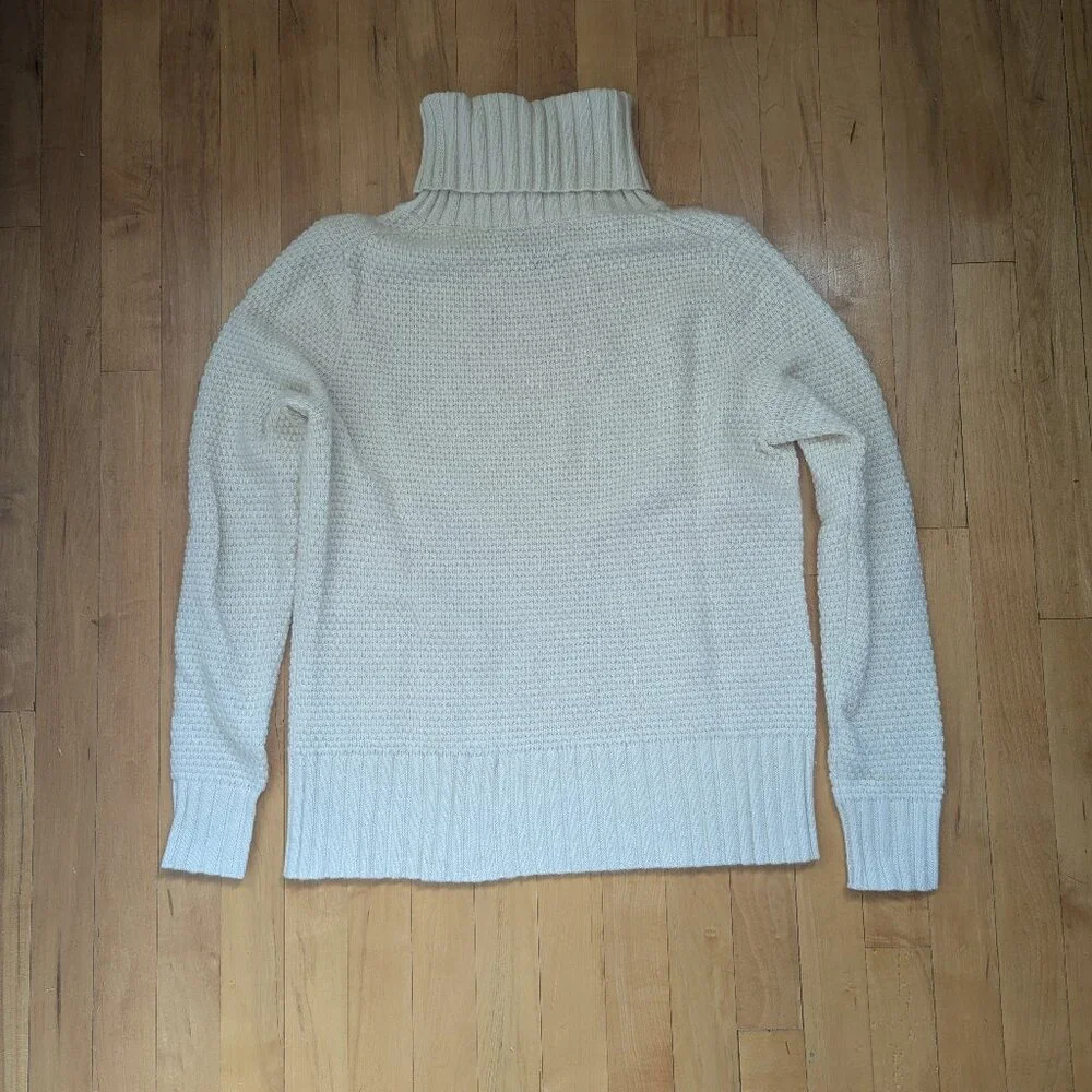 Patagonia women's recycled cashmere turtleneck sweater, med, ivory - Picture 2 of 6